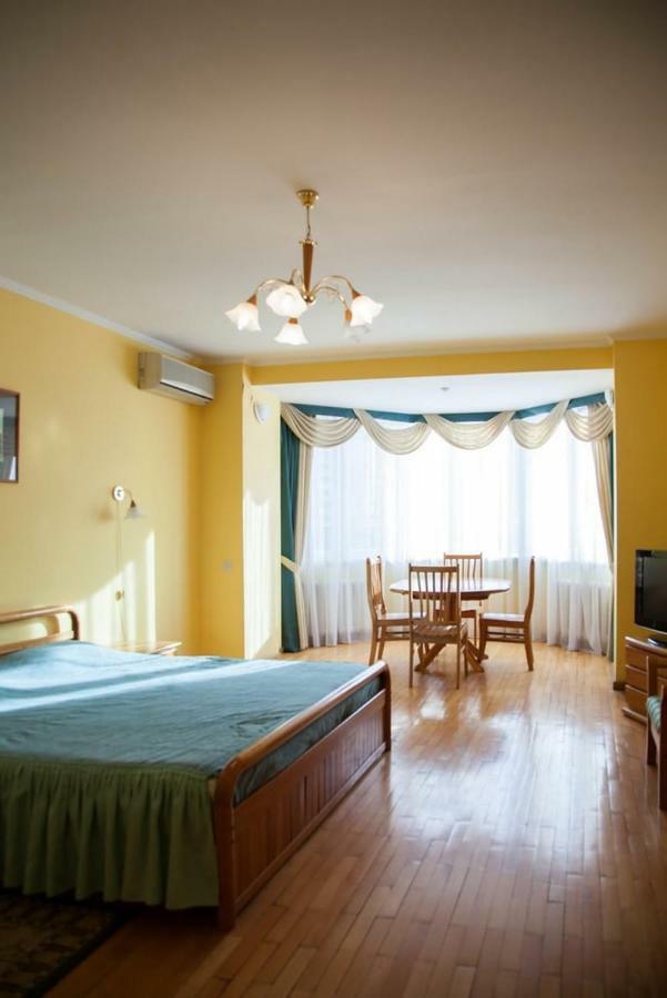 Hotel Obolon Kyiv Exterior photo