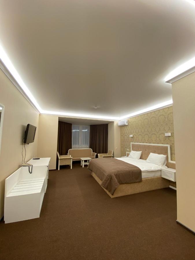 Hotel Obolon Kyiv Exterior photo