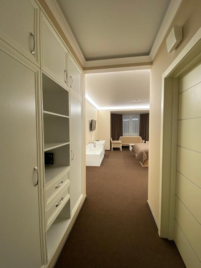 Hotel Obolon Kyiv Exterior photo